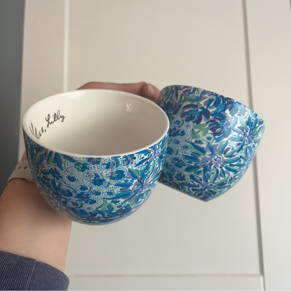 Lilly Pulitzer Blue and Green Floral Mugs Coquette Style Beachy Preppy